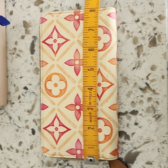 Louis Vuitton Pink and Orange Patterned Wallet With Dusty And Box - Picture 10 of 11